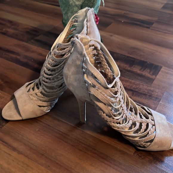 LC Lauren Conrad Light Brown Heels EUC - Picture 8 of 8